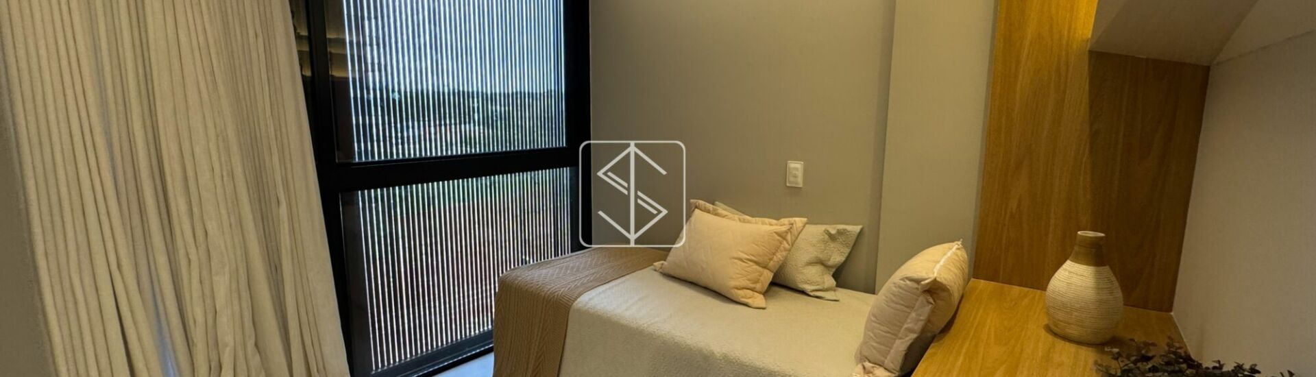 b2e38b4f8ce49aa68fd58eca39d16810-1765547425