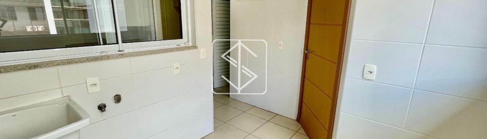 bf810c637f8fff43bee319aab9a2c33b-1766807089